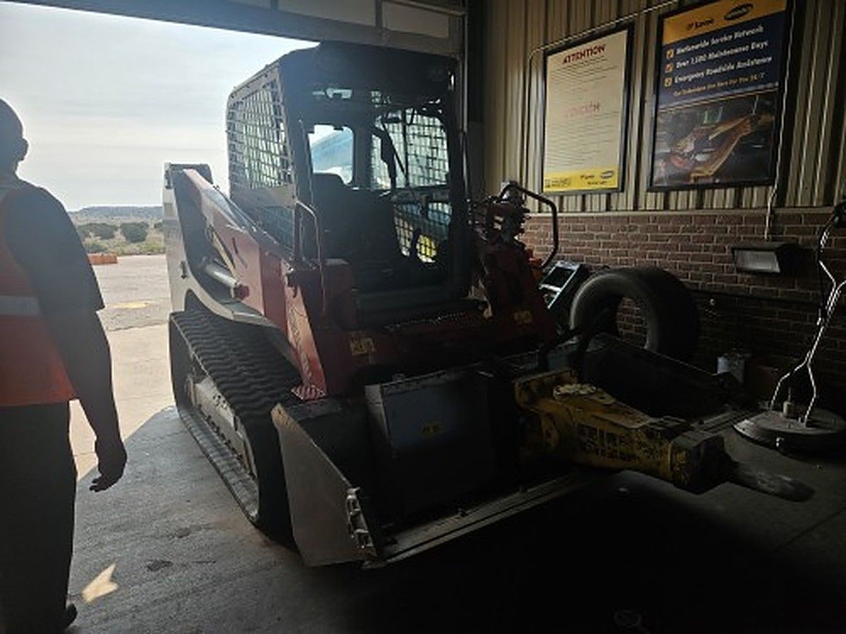 TAKEUCHI TL12R2-CR photo 7