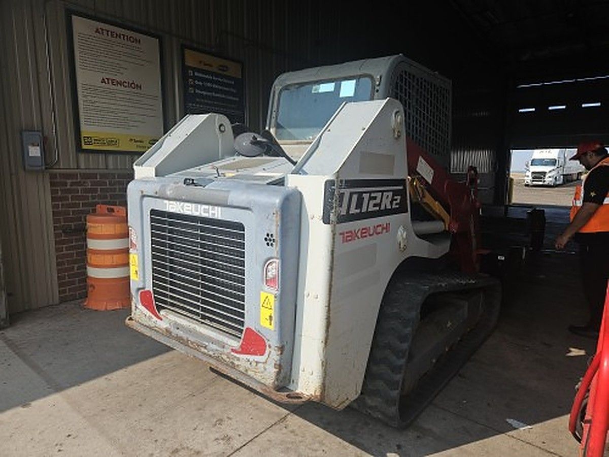TAKEUCHI TL12R2-CR photo 9