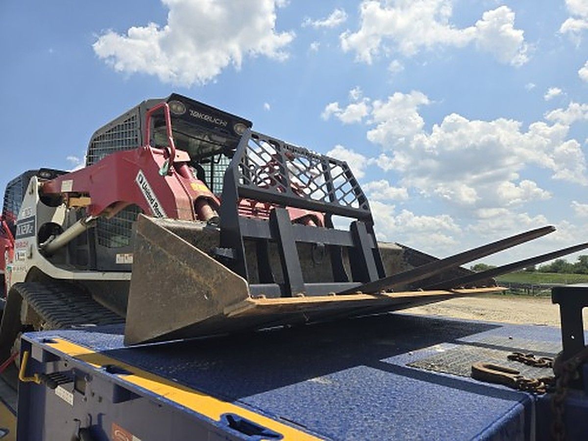 TAKEUCHI TL12R2-CR photo 3