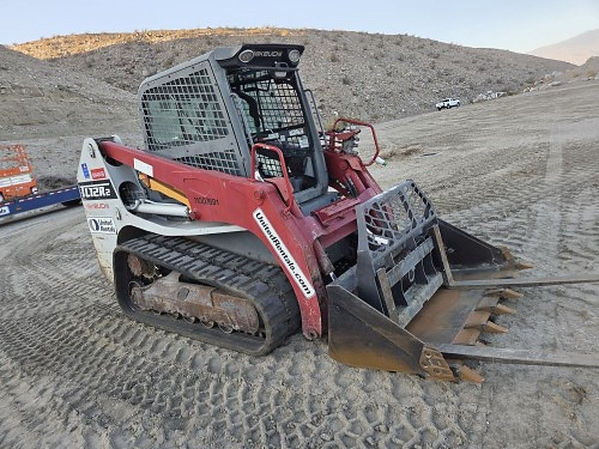 TAKEUCHI TL12R2-CR photo 3