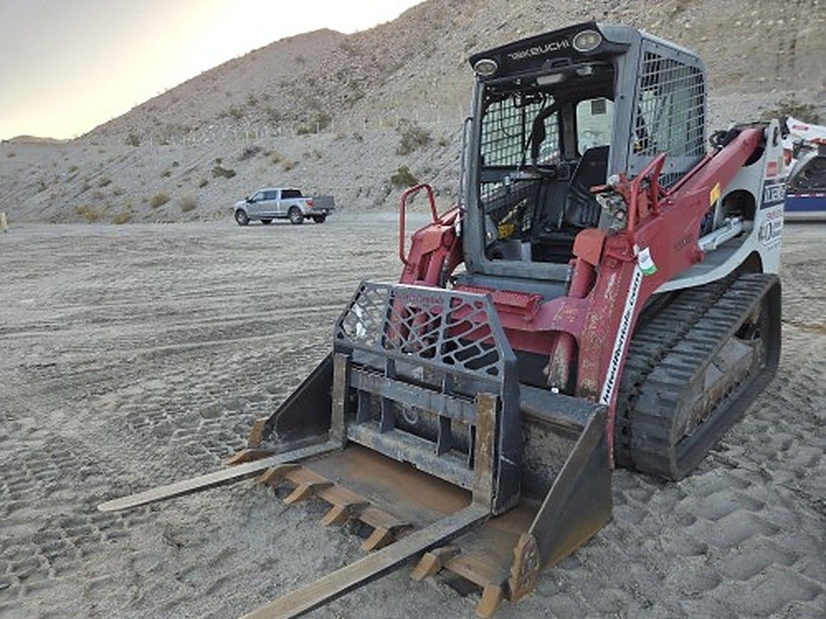 TAKEUCHI TL12R2-CR photo 4