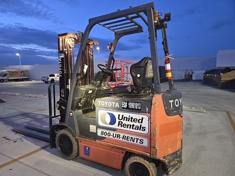 2019 TOYOTA 8FBCU25 Forklift Whse 5000# Electric