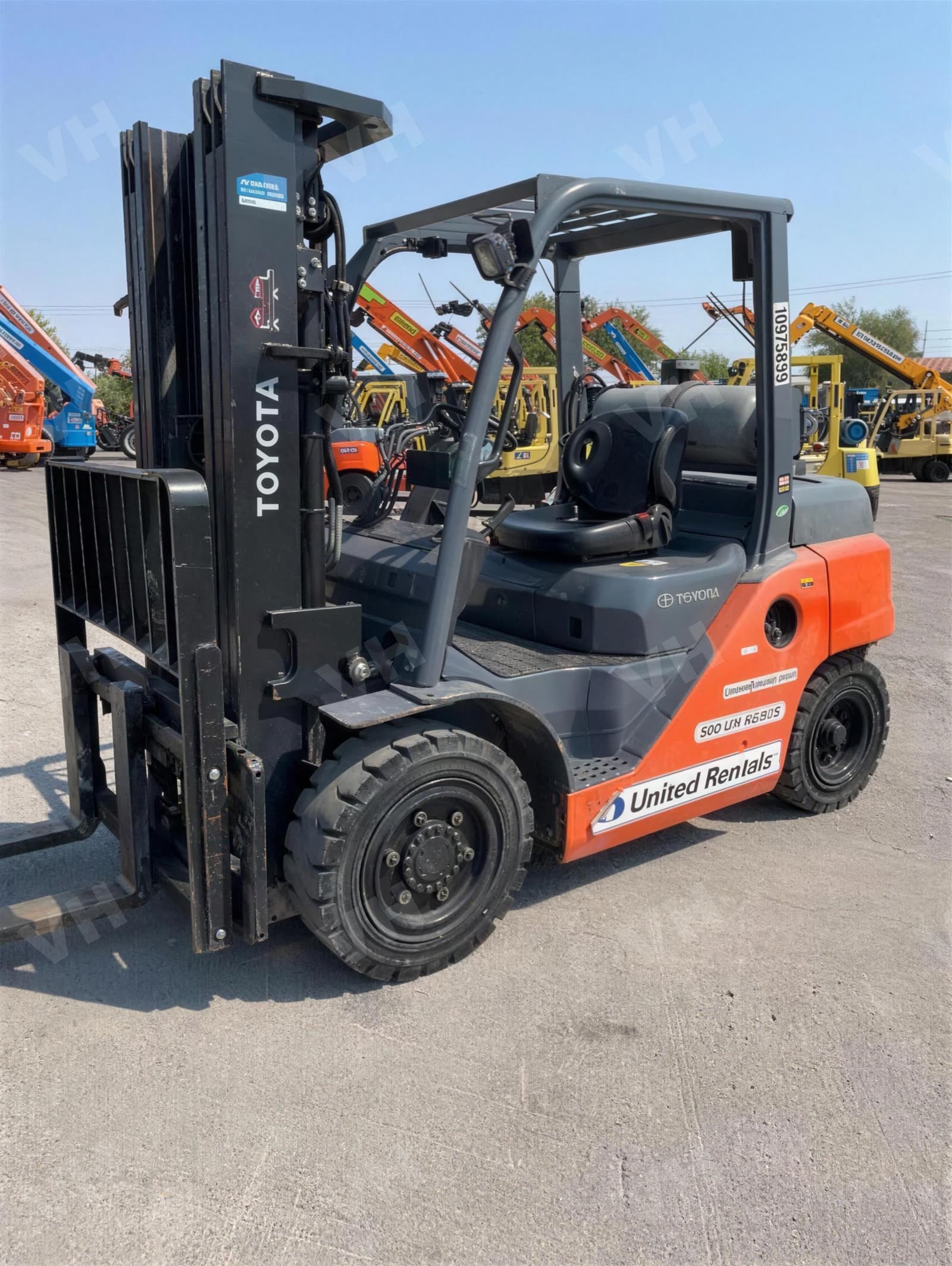 2019 Toyota 8FG35U FORKLIFT WHSE 8000# GAS/LP photo 2