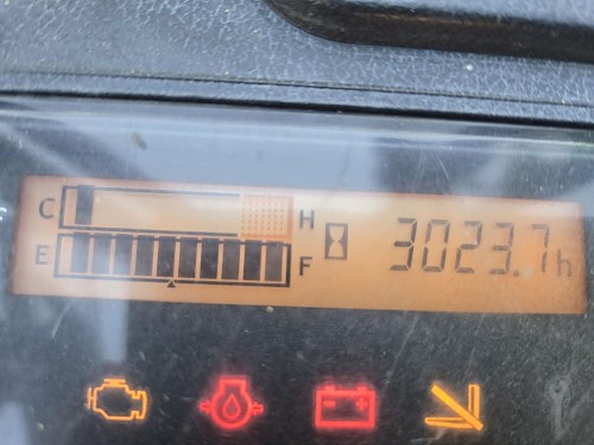 TOYOTA 8FGU25 photo 5