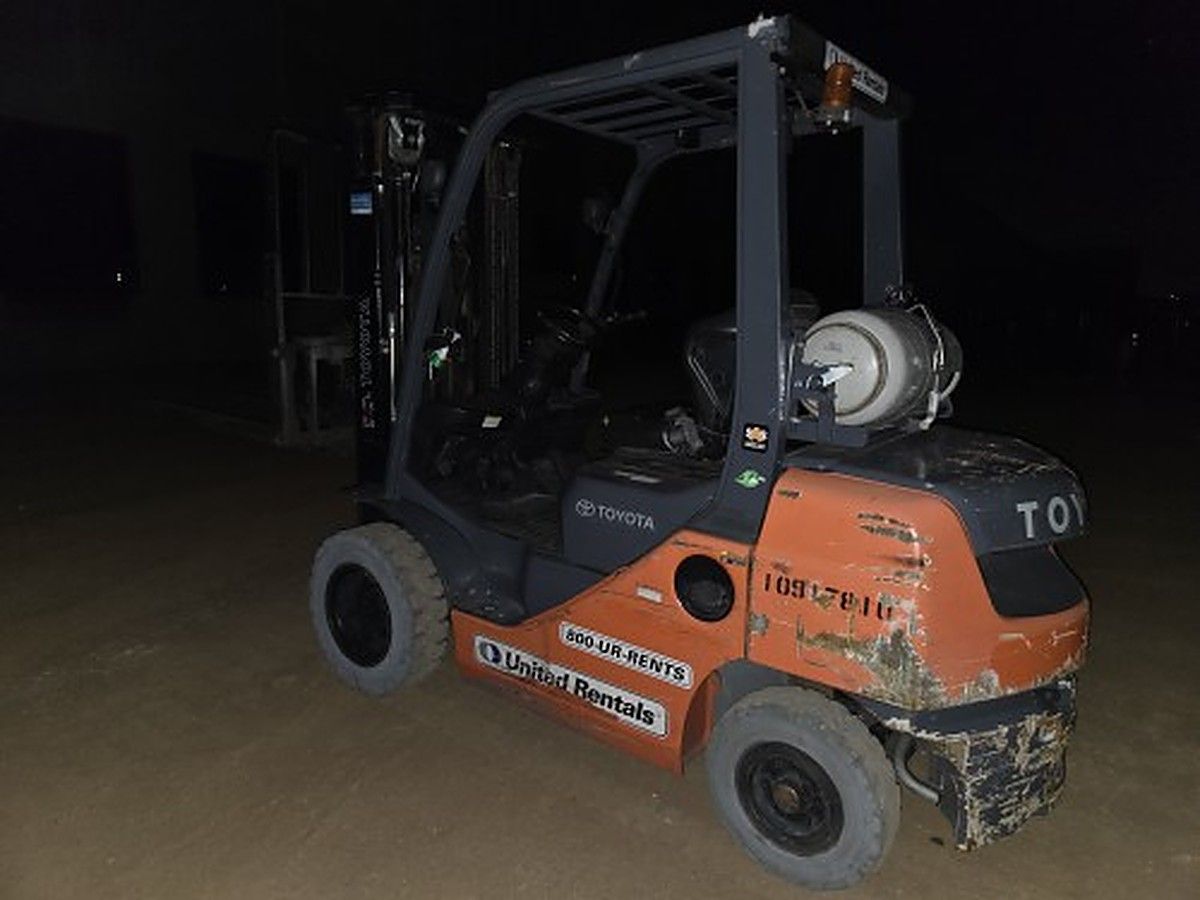 TOYOTA 8FGU25 photo 7