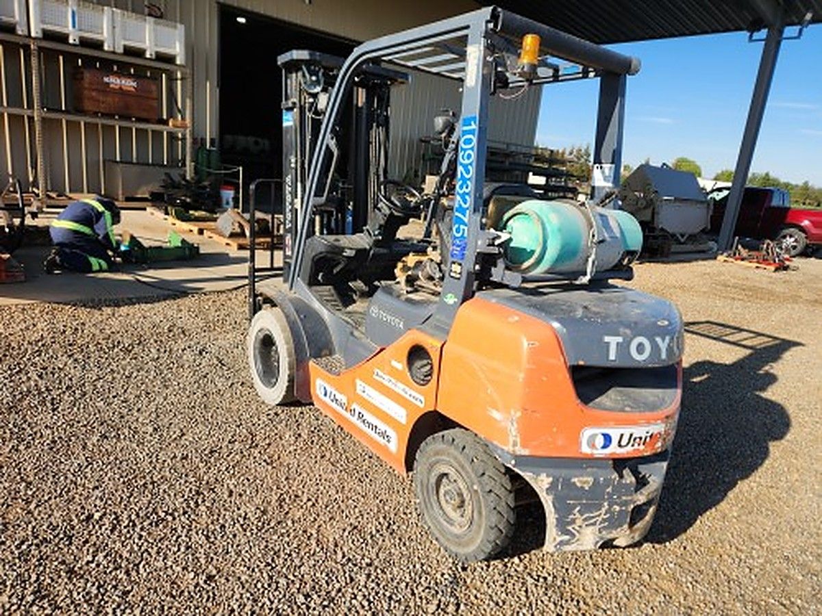 TOYOTA 8FGU25 photo 5