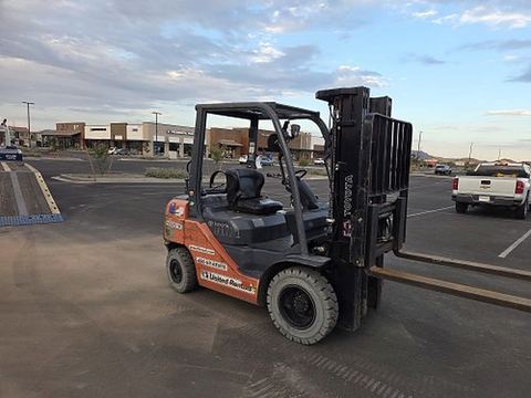 2019 TOYOTA 8FGU25 Forklift Whse 5000# Gas/Lp