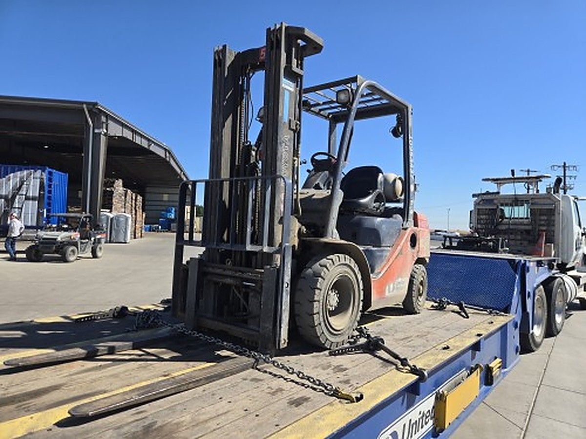 TOYOTA 8FGU25 photo 2