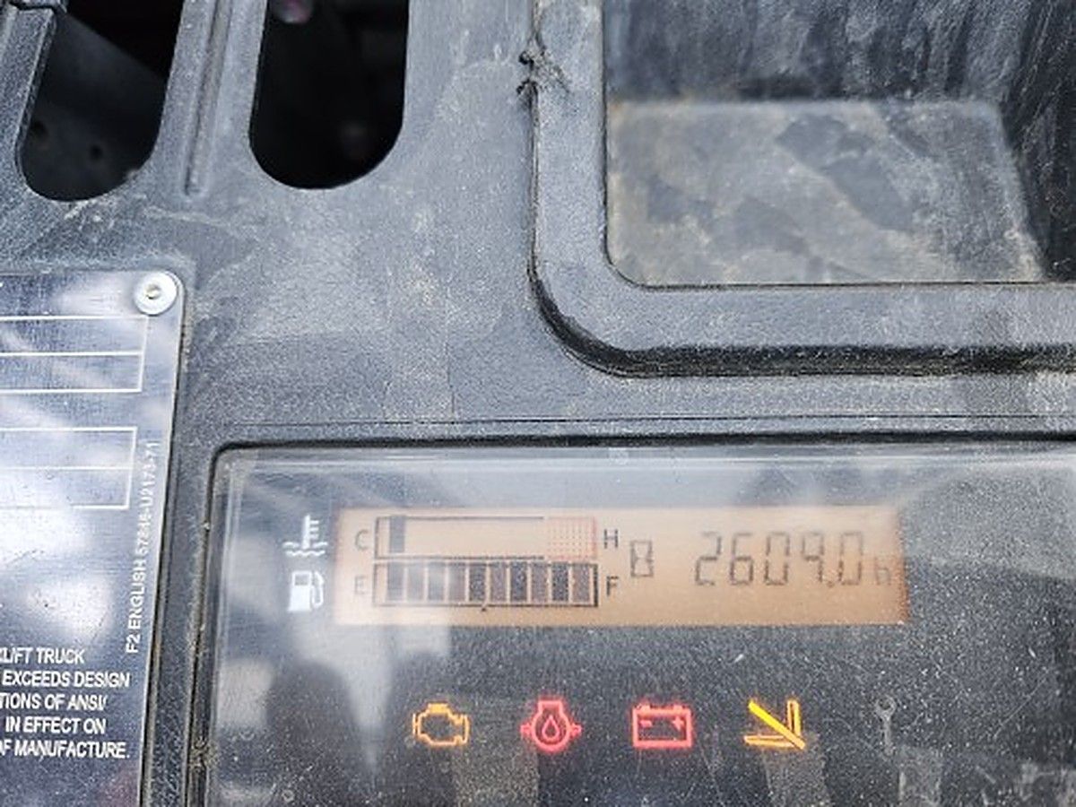 TOYOTA 8FGU25 photo 11