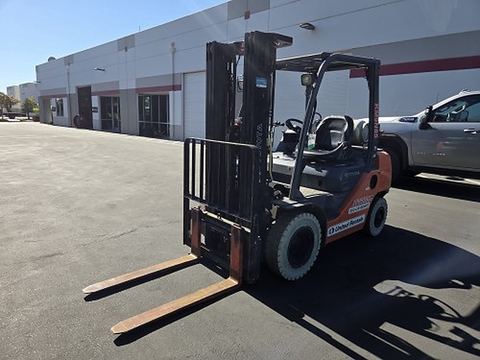2019 TOYOTA 8FGU25 Forklift Whse 5000# Gas/Lp