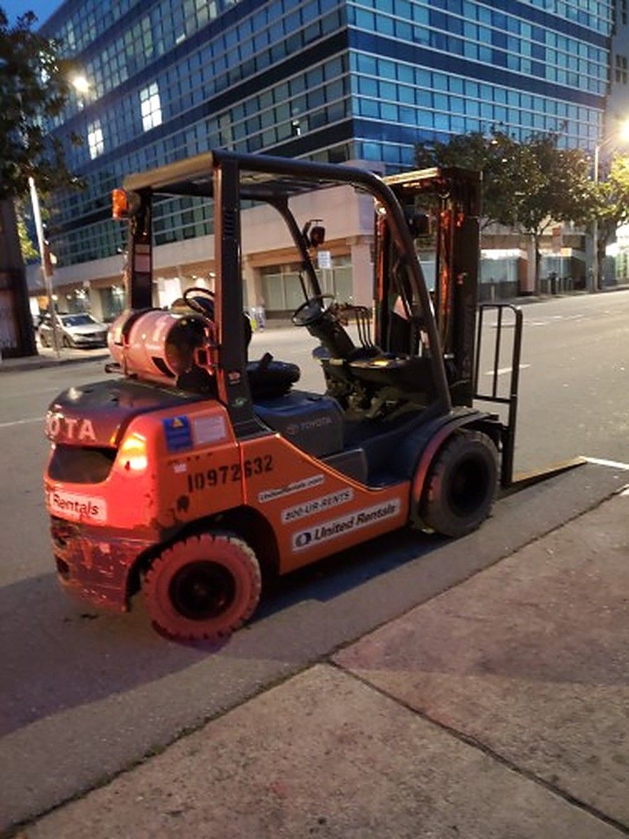 TOYOTA 8FGU25 photo 6
