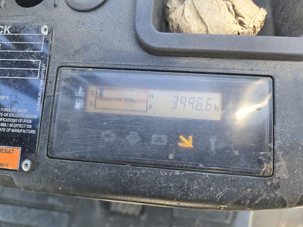 TOYOTA 8FGU25 photo 4
