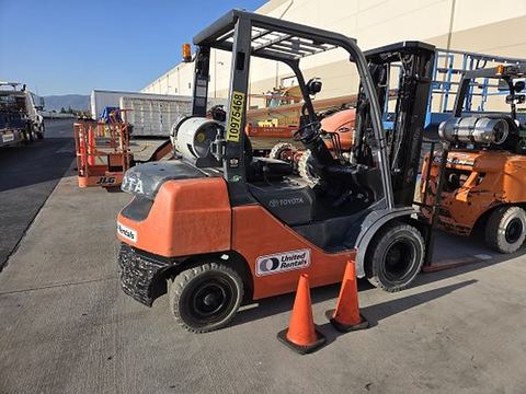2019 TOYOTA 8FGU25 Forklift Whse 5000# Gas/Lp