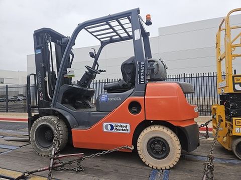 2019 TOYOTA 8FGU25 Forklift Whse 5000# Gas/Lp