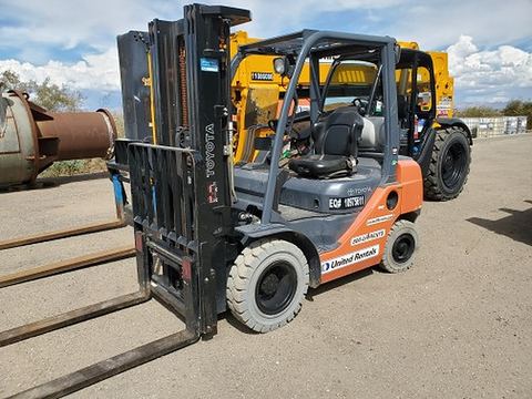 2019 TOYOTA 8FGU25 Forklift Whse 5000# Gas/Lp