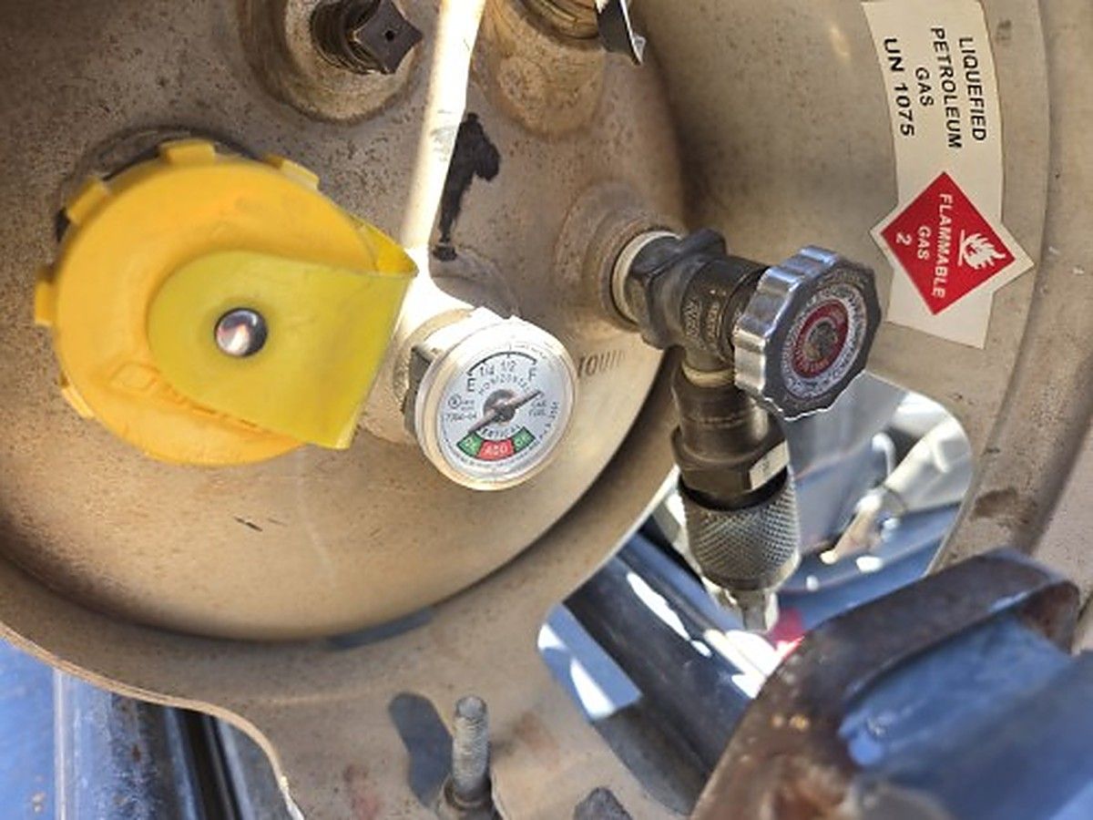TOYOTA 8FGU25 photo 8