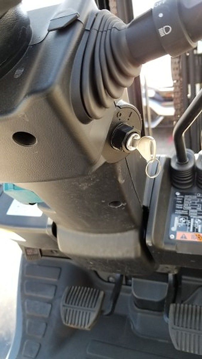 TOYOTA 8FGU25 photo 6
