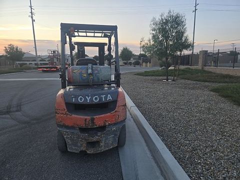 2019 TOYOTA 8FGU25 Forklift Whse 5000# Low Profile Gas/Lp