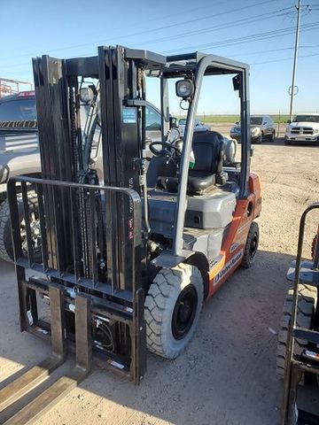 2019 TOYOTA 8FGU25 Forklift Whse 5000# Low Profile Gas/Lp