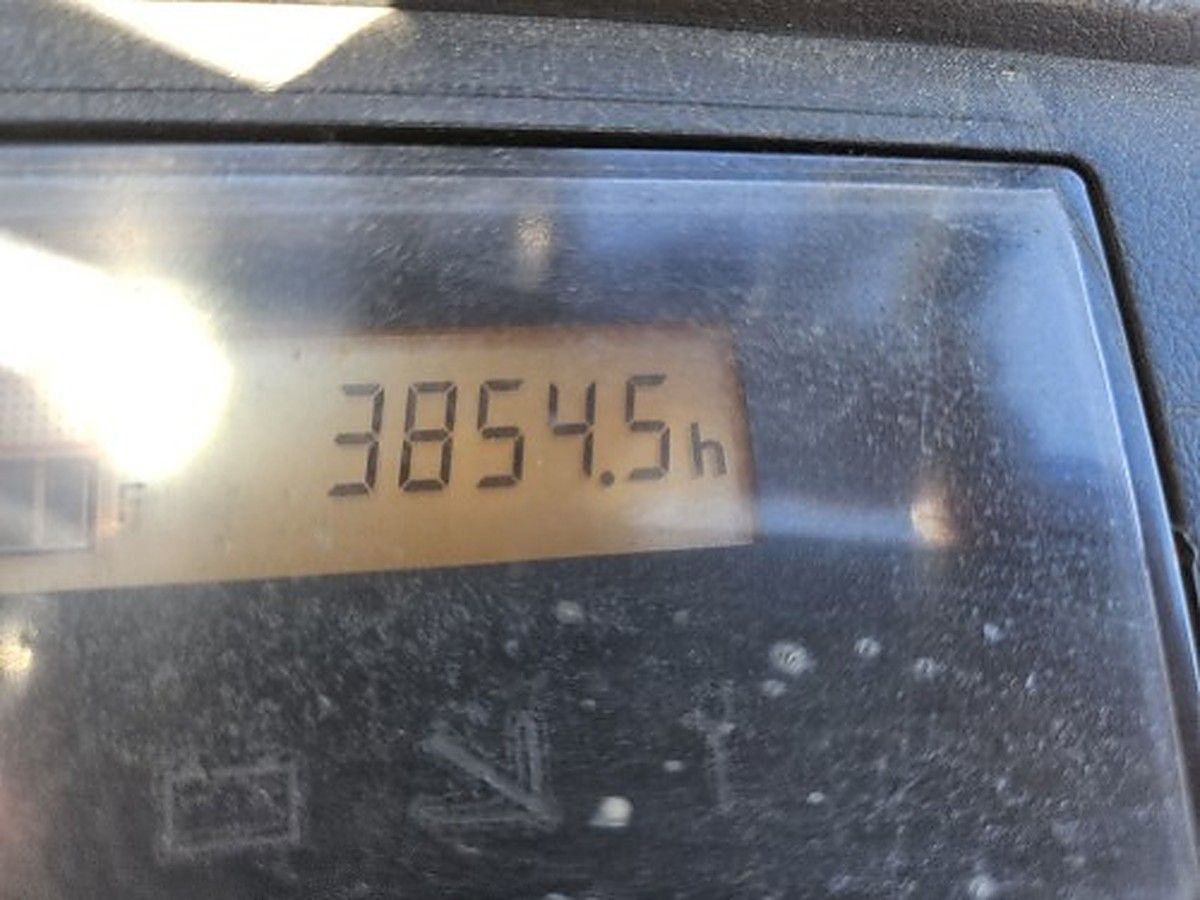 TOYOTA 8FGU25 photo 3