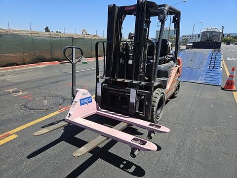 2019 TOYOTA 8FGU25 Forklift Whse 5000# Low Profile Gas/Lp