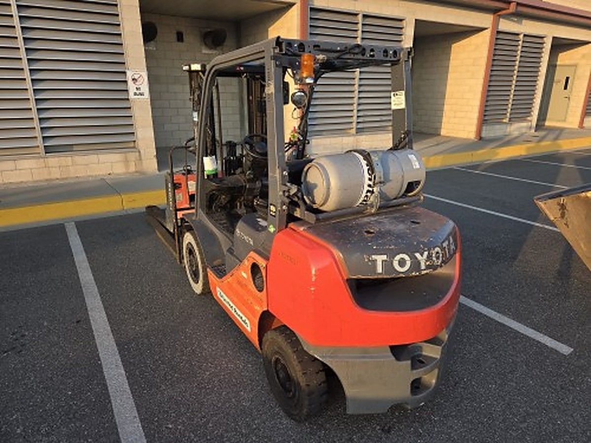 TOYOTA 8FGU25 photo 7