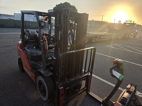 2019 TOYOTA 8FGU25 Forklift Whse 5000# Low Profile Gas/Lp