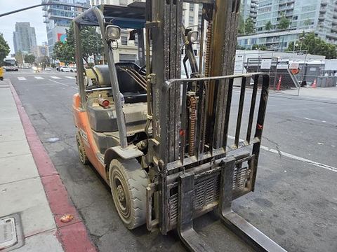 2019 TOYOTA 8FGU25 Forklift Whse 5000# Low Profile Gas/Lp