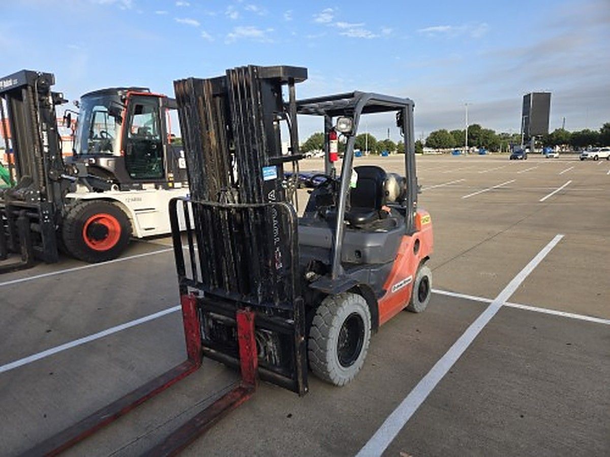TOYOTA 8FGU25 photo 3