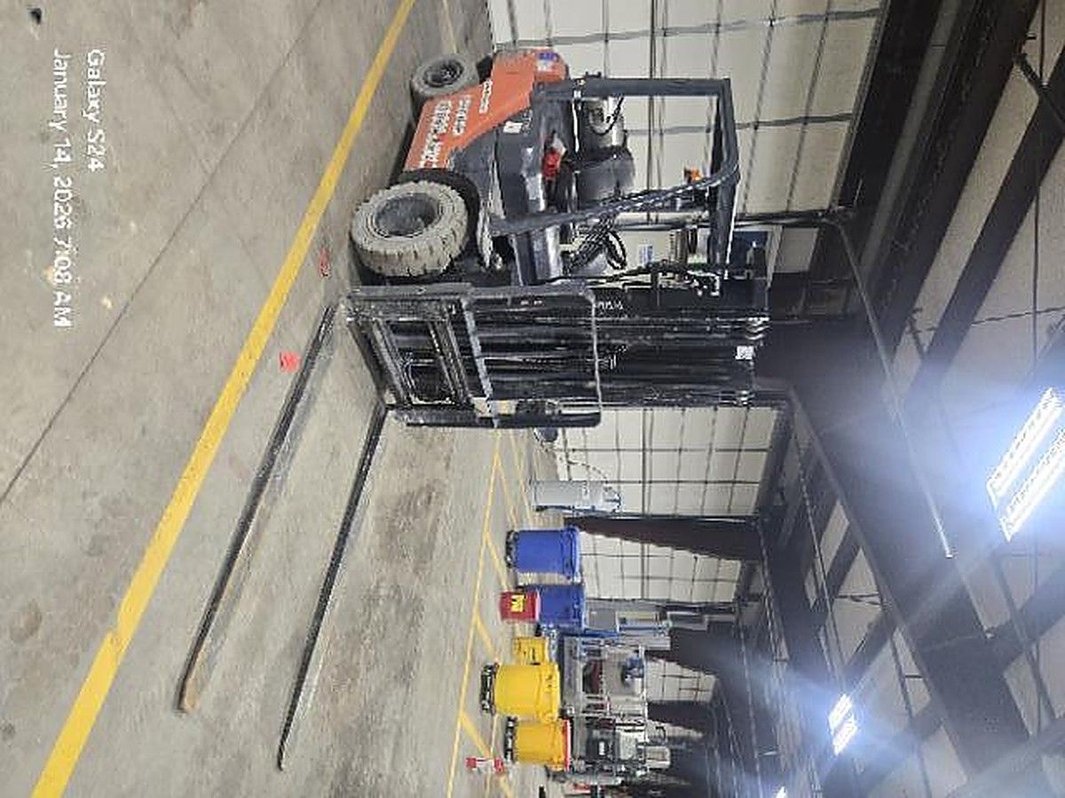 TOYOTA 8FGU25 photo 4