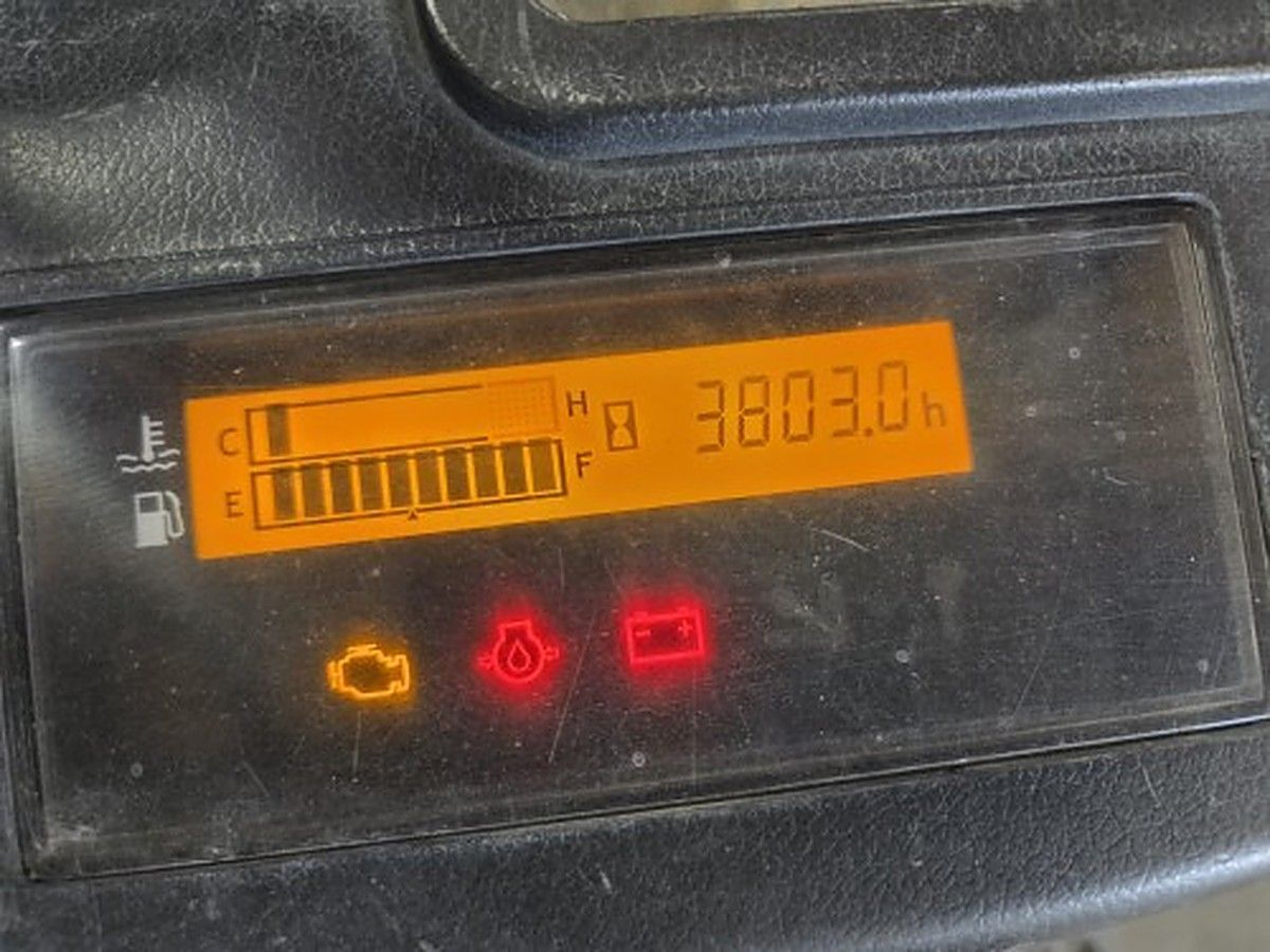 TOYOTA 8FGU25 photo 14