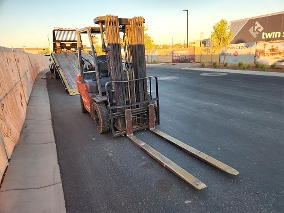 TOYOTA 8FGU25 photo 2