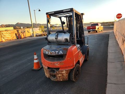 2019 TOYOTA 8FGU25 Forklift Whse 5000# Pneu Gas/Lp Quadmast