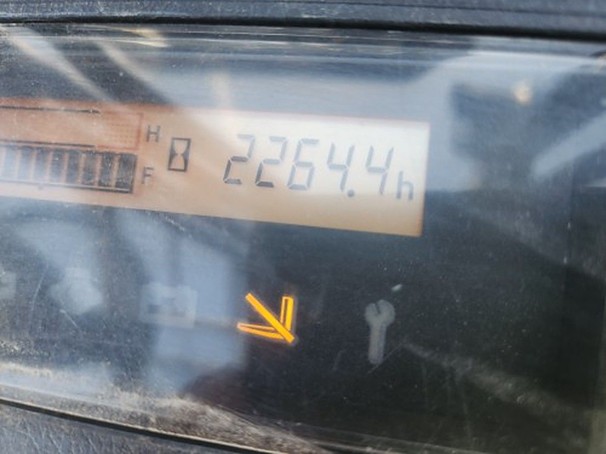 TOYOTA 8FGU25 photo 12