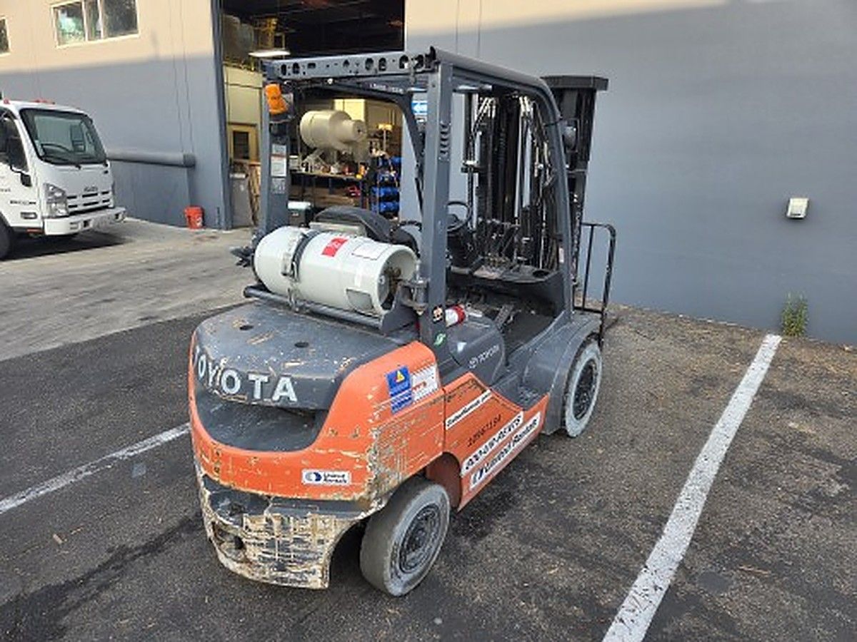 TOYOTA 8FGU25 photo 7