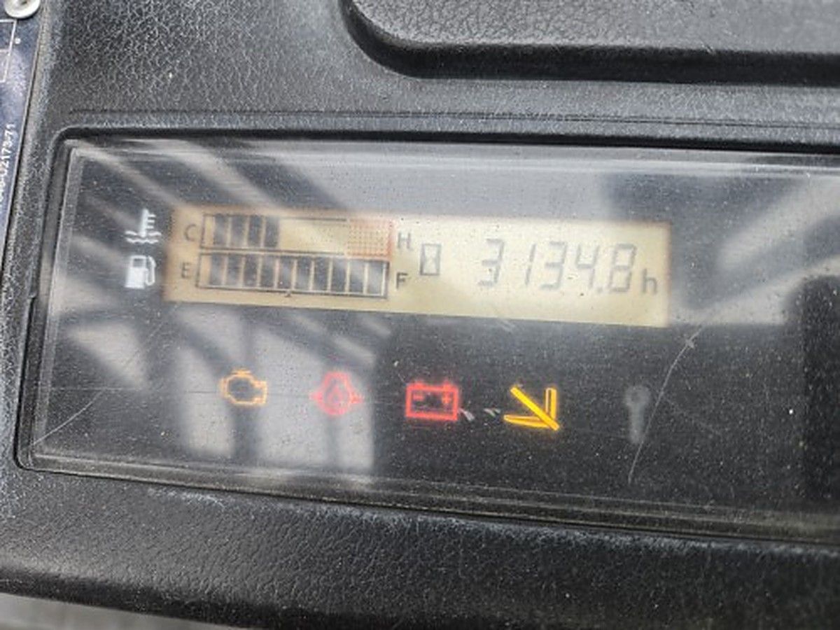 TOYOTA 8FGU25 photo 10