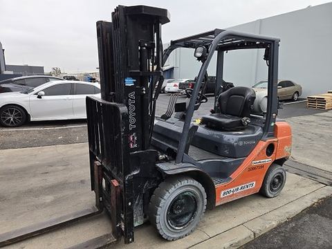 2019 TOYOTA 8FGU25 Forklift Whse 5000# Pneu Gas/Lp Quadmast