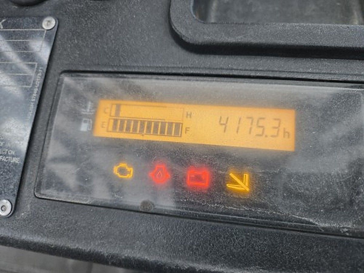 TOYOTA 8FGU25 photo 5