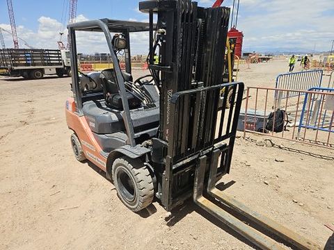 2019 TOYOTA 8FGU25 Forklift Whse 5000# Pneu Gas/Lp Quadmast