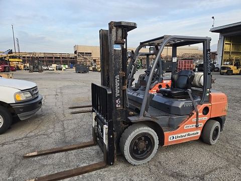 2019 TOYOTA 8FGU30 Forklift Whse 6000# Gas/Lp