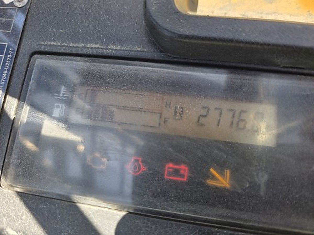TOYOTA 8FGU30 photo 11