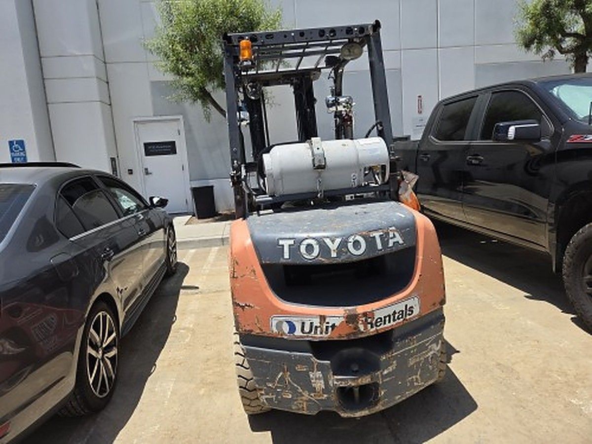TOYOTA 8FGU30 photo 5
