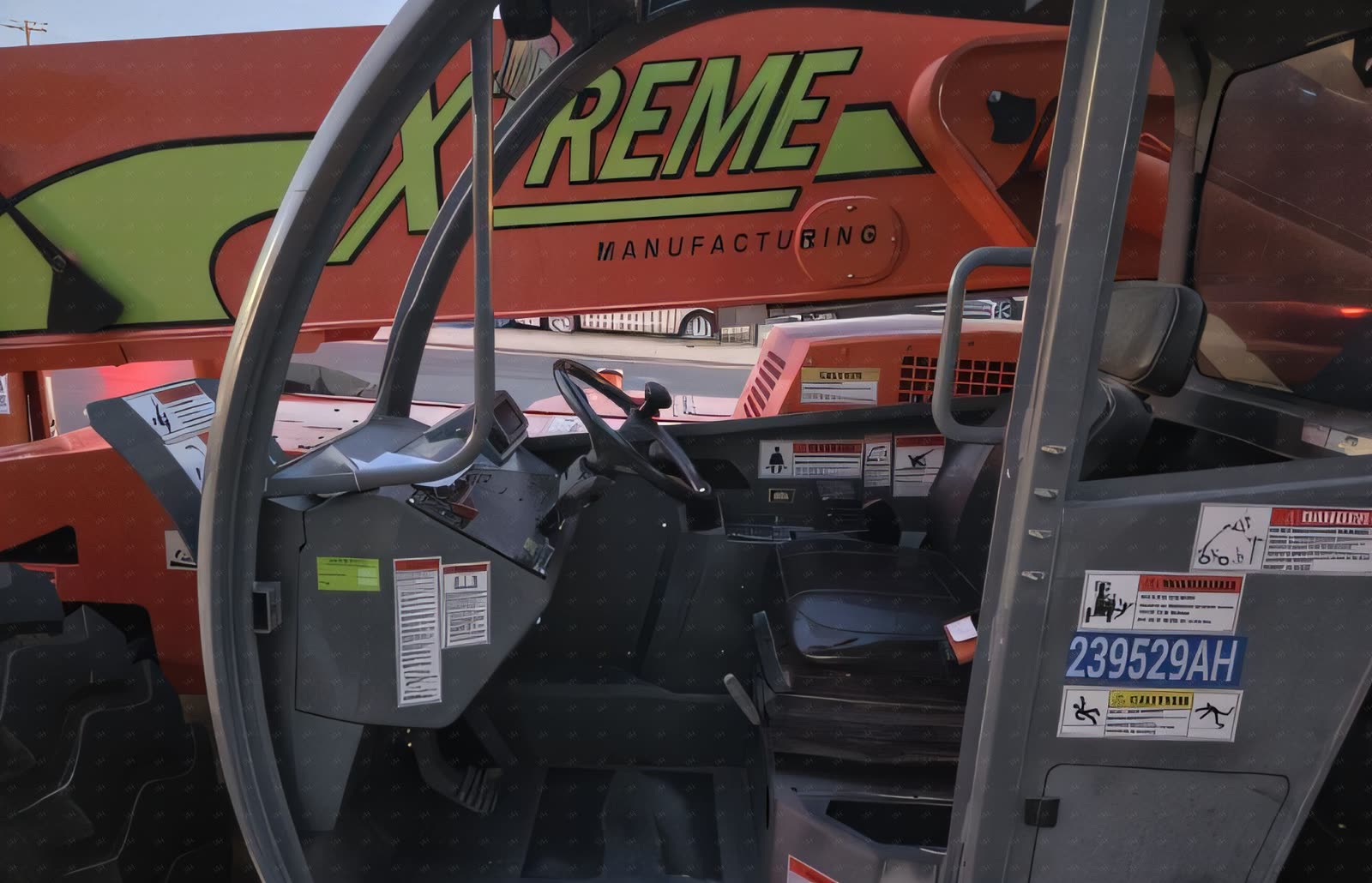 2019 Xtreme XR1055 FORKLIFT VARIABLE REACH 10000# 50'-62'