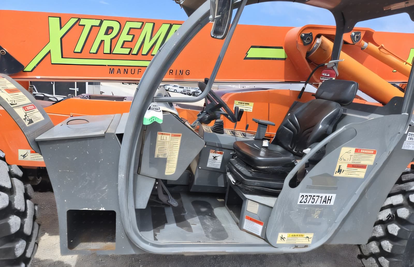 2019 Xtreme XR1255 FORKLIFT VARIABLE REACH 12000# 53'-69'