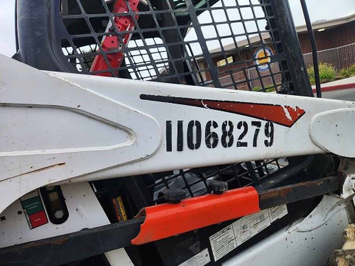 BOBCAT S590 photo 11