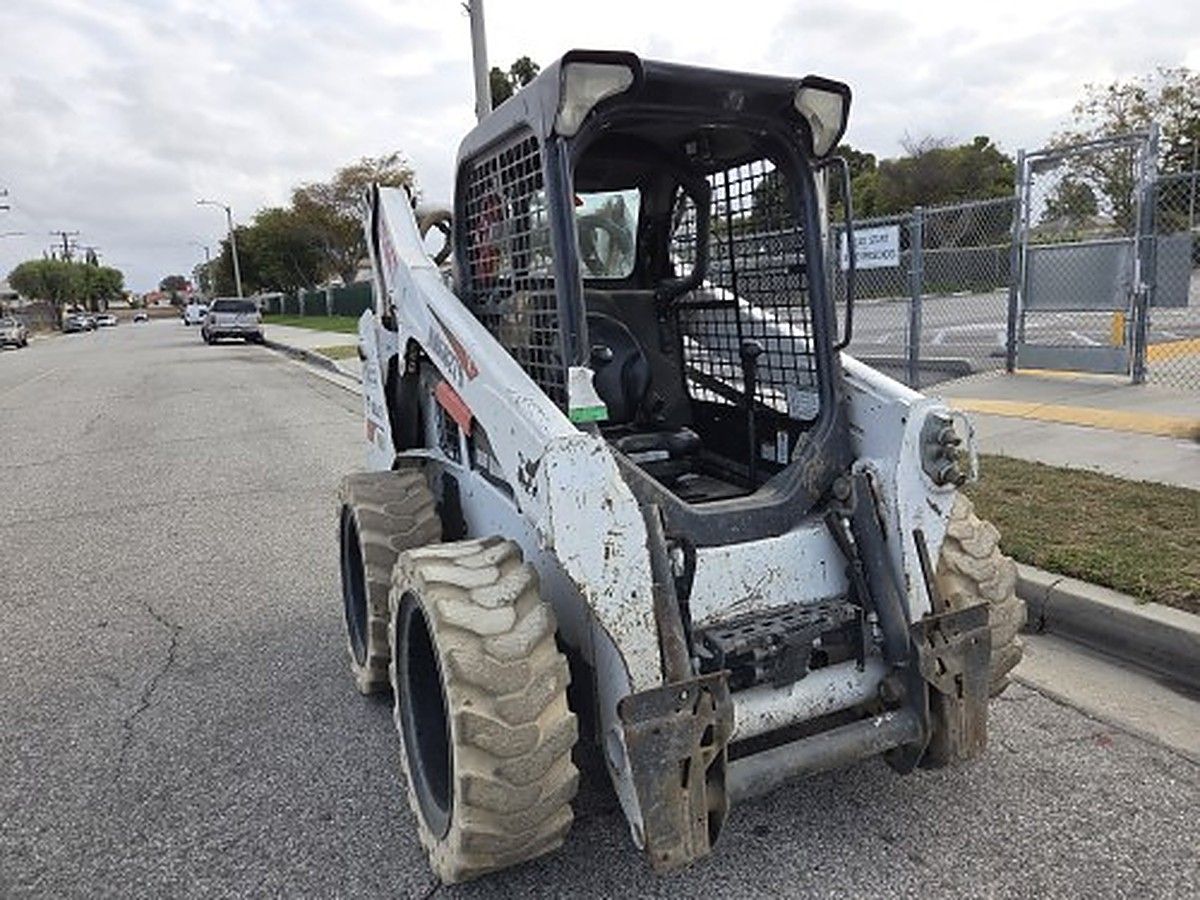 BOBCAT S590 photo 3