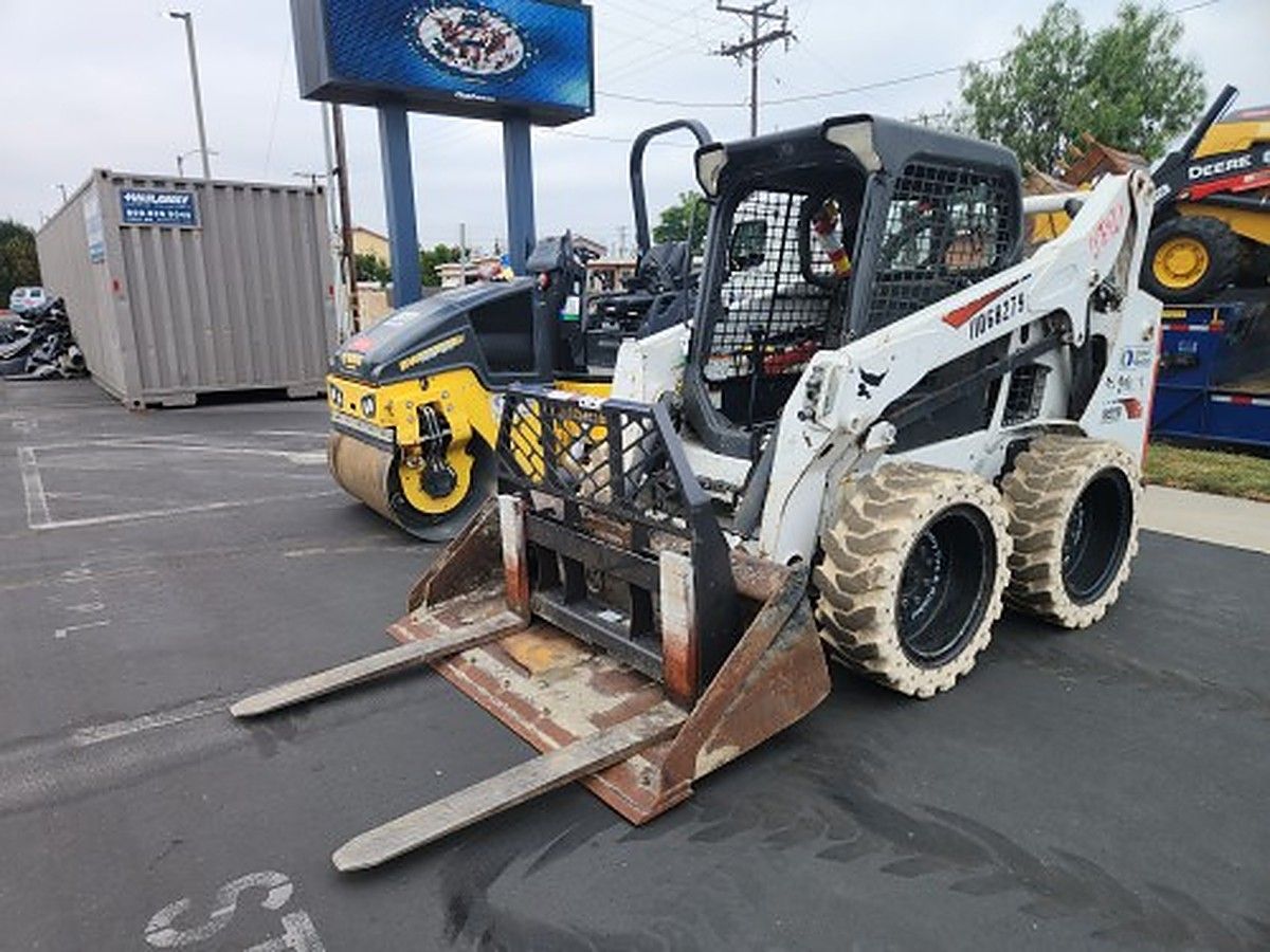 BOBCAT S590 photo 7