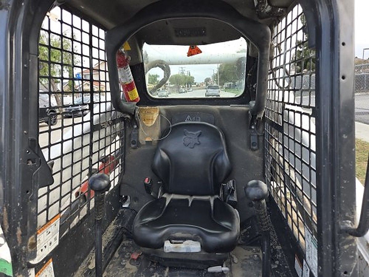BOBCAT S590 photo 10