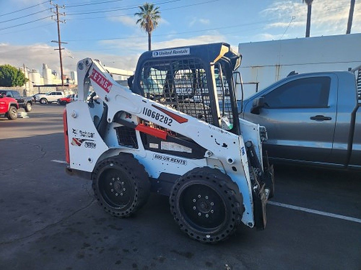 BOBCAT S590 photo 3