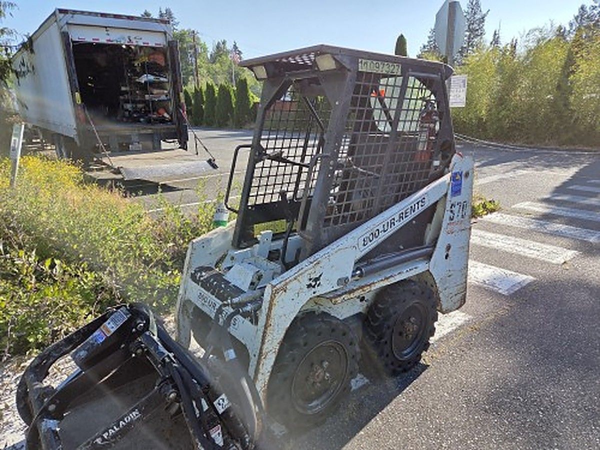 BOBCAT S70 photo 2